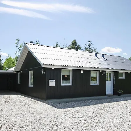 Three-bedroom Holiday In 8 Ansager